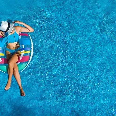 Moderne Avec Parking Et Piscine- 313 Apartman